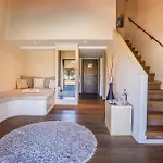 Cosy, & Готель