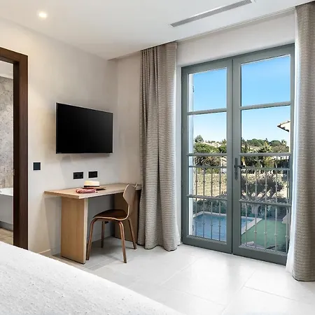 Cosy, & Saint-Tropez