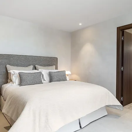 Готель Cosy, & 5*