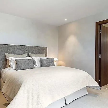 Cosy, & 5*
